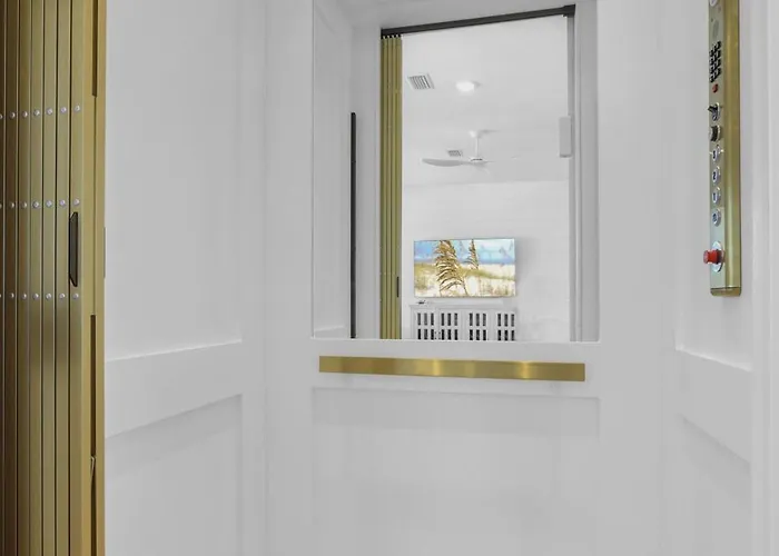 Blessing- Pool Elevator Sleeps 16 Six Bedrooms 6 Baths *