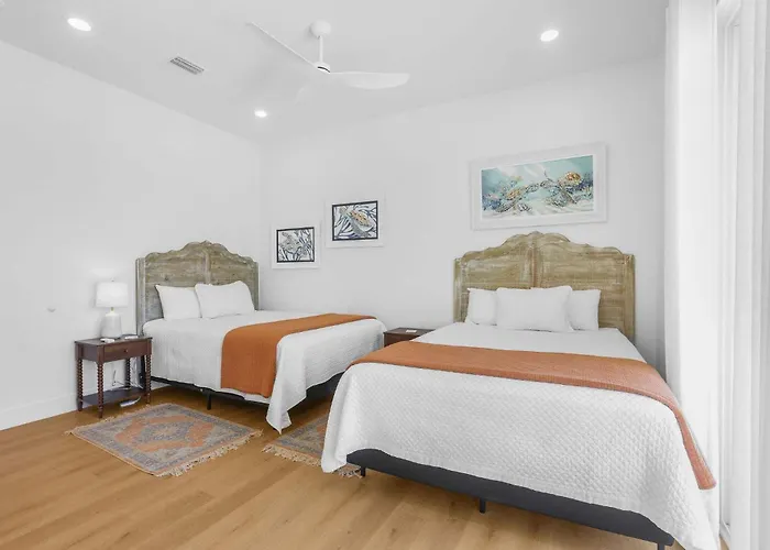 Holiday home Blessing- Pool Elevator Sleeps 16 Six Bedrooms 6 Baths