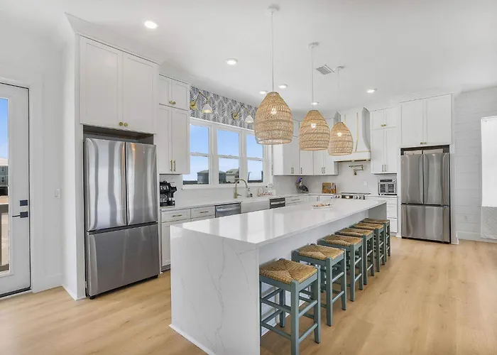 Holiday home Blessing- Pool Elevator Sleeps 16 Six Bedrooms 6 Baths